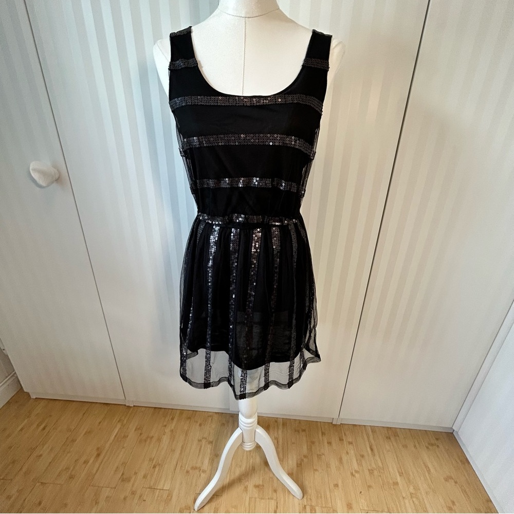 Forever 21 black short sequin dress Size S